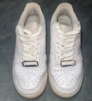 White Nike Shoes thumbnail 1