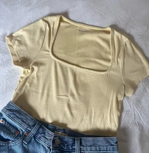 Old navy yellow square neck tee thumbnail 1