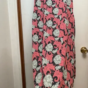 LulaRoe XS JOY sleeveless layering piece. thumbnail 8