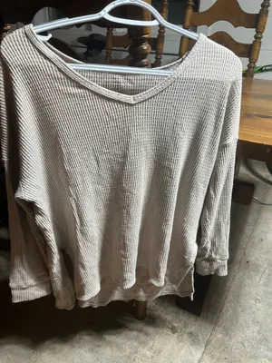 American Eagle Texture long sleeve v neck thumbnail 1