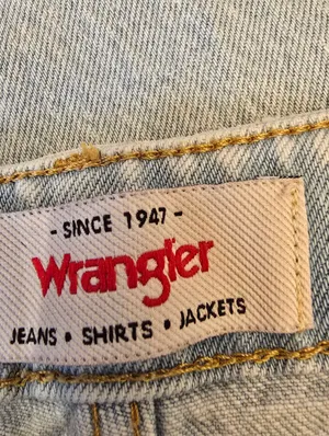 {10x32} Wrangler High Rise Fierce Flare Light Blue Denim Jeans Women's thumbnail 14