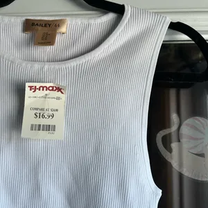 Bailey 44 white tank thumbnail 2