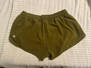 Lululemon Hotty Hot Shorts 2.5" thumbnail 2