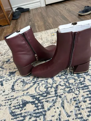 KENNETH COLE NEW YORK Alec Block Heel Ankle Booties in Oxblood thumbnail 7