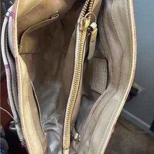 Coach Stylish Pink and Cream Women's Handbag thumbnail 8