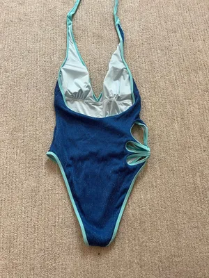 Cupshe One-Piece Cut-Out Swimsuit thumbnail 2