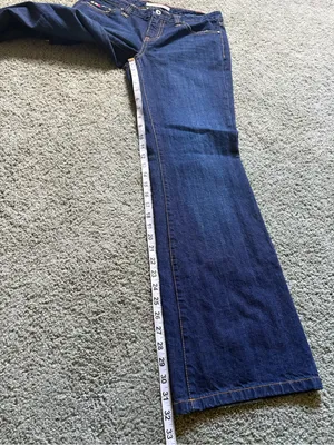 Tommy Hilfiger Low Rise Flare Jeans Womens Size 8 90s Y2K Lightly Distressed thumbnail 5