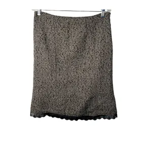 White House Black Market Skirt Size 8 Black White Pencil Lace Hem Lined Career thumbnail 3