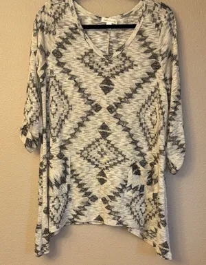 JohnPaulRichard M Southwest Boho Geometric Sweater Tan Gray Tunic Sharkbite Hem thumbnail 1