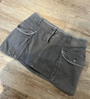 Garage Skirt thumbnail 1