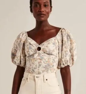 Abercrombie and Fitch Floral Puff Sleeve Crop Top Size XS thumbnail 1