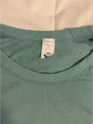 Old Navy Green Workout Top Active thumbnail 2