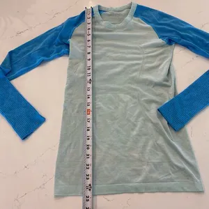 Lululemon Long Sleeve Shirt‎ Size 6 thumbnail 4