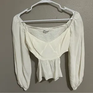 Reformation Laraine Ivory Off The Shoulder Cropped Blouse Women’s Size Medium 8 thumbnail 4