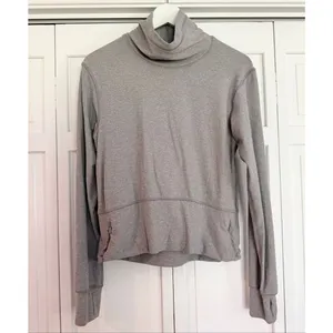 Lululemon ready to Rulu grey cowl crop pullover size 4 thumbnail 3