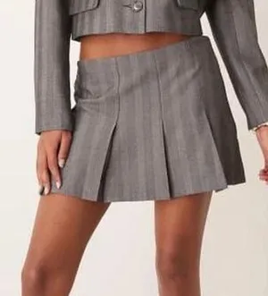 Abercrombie Pleated Mini Skort in Charcoal thumbnail 1