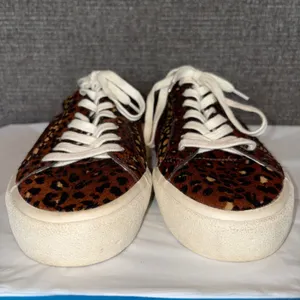 Madewell Sidewalk Low Top Sneakers Womens 9 Leopard Calf Hair Brown Mob Wife thumbnail 4