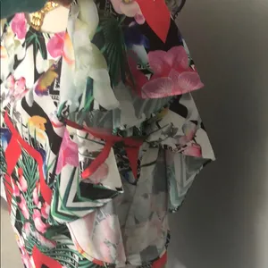 Gibson and Latimer cold shoulder top J thumbnail 4