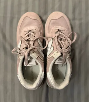New Balance Women’s 574 Shoes thumbnail 2