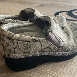 KLOGS Gray Floral Slip-On Nursing Shift Shoes | Comfort Work Clogs | Sz 7 thumbnail 8