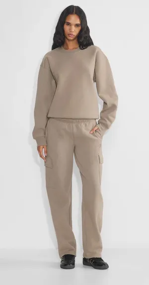 New with tags - ARITZIA Cozy Sweatfleece Mega Cargo™ Sweatpant in Taupe Size xs thumbnail 1