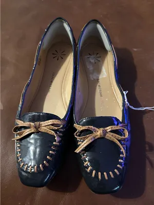 Isaac Mizrahi Navy Patent Loafers with Tan Bow 10M thumbnail 7