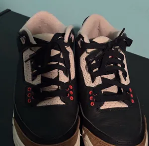 Nike Jordan Air Jordan’s boys size 5y thumbnail 1