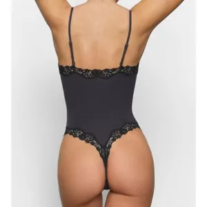 Skims Fits Everybody Lace Cami Bodysuit Xxs thumbnail 2