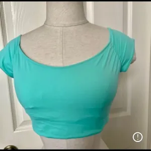 Victoria Secret green short sleeved crop top thumbnail 2