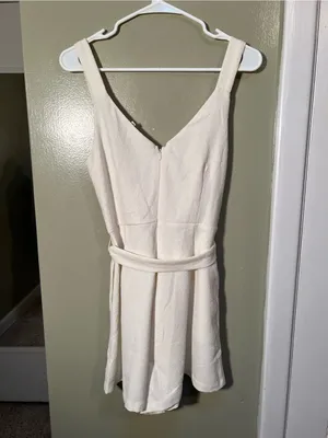 Lush Women’s Size Small Romper Sleeveless V-Neck Ivory White Button Belted Zip thumbnail 5
