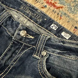 Miss Me Jeans – Size 29 – Bootcut with Embroidered Fleur-de-Lis Pockets thumbnail 7