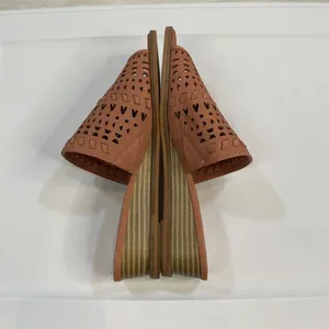 Vince‎ Camuto Leather Wedge Slide Wide Sandals Sushi 8 Wide NWOT thumbnail 9