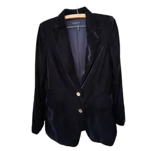 Donna Karan New York size 8 black velvet jacket. thumbnail 2