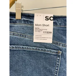 SO High Rise Mom Shorts Distressed Raw Hem Denim NWT Sz17/33W thumbnail 3