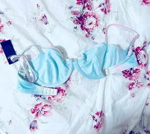 Hollister NWT  Bikini Top thumbnail 3