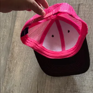 Coca Cola Hat in Pink and Black thumbnail 3