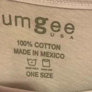 🇺🇸 NWOT Umgee White‎ Short Sleeve Logo Tee Shirt thumbnail 5