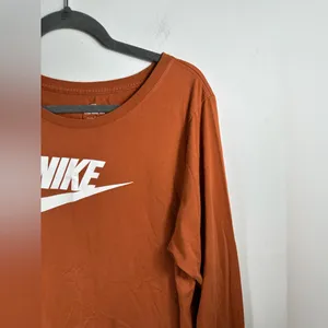 Nike Long Sleeve Graphic Logo Tee‎ Shirt Orange White Swoosh Women’s Size 1X thumbnail 4