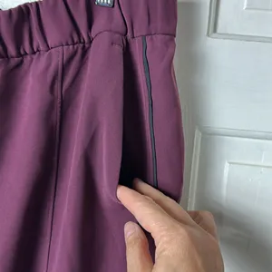 Lululemon On the Right Track Relaxed fit Pant Burgandy/ Wine size 10. thumbnail 7