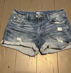Old Navy Boyfriend Jean Shorts thumbnail 1