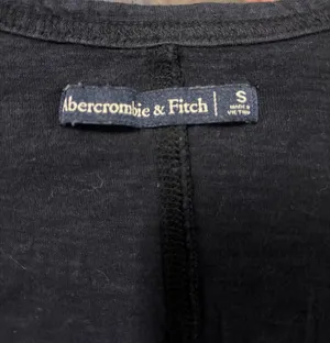 Abercrombie & Fitch Women's Navy Round Neck Casual Short Sleeve Tee Top Size Small. EUC. Smoke free home. thumbnail 6