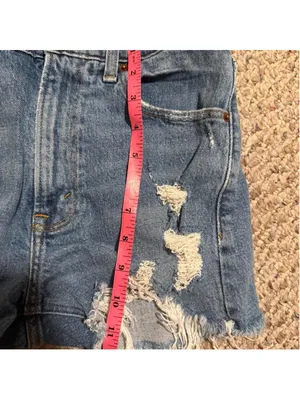 Abercrombie & Fitch The Mom Short High Rise in Size 25 0 Blue denim shorts with thumbnail 7