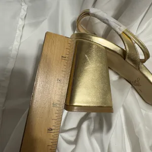 New Jewel Badgley Mischka Michelle Metallic Strappy Block Heels Size 6 Gold thumbnail 12