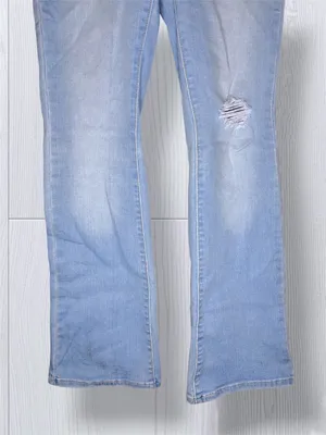 LEVI’S Women’s 725 High Rise Bootcut Jeans - Light Wash Stretch Denim thumbnail 5