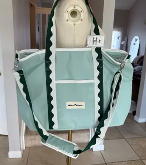 Business & Pleasure Co Cooler Tote Green Canvas Beach Bag NWT thumbnail 1