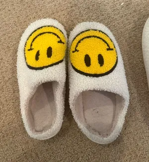 Yellow Smiley Slippers Amazon Face thumbnail 1