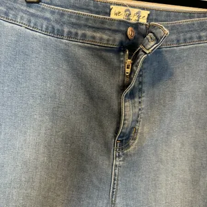 Free People Women's Size 31 Youthquake Crop Flare‎ Jeans Medium Wash thumbnail 13