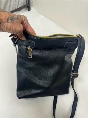 Classic Black Crossbody Shoulder Bag thumbnail 8