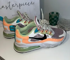 Nike Women’s Air Max 270 React thumbnail 1
