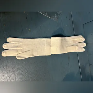 Luxurious Cream Knit Gloves - Vintage/New thumbnail 4